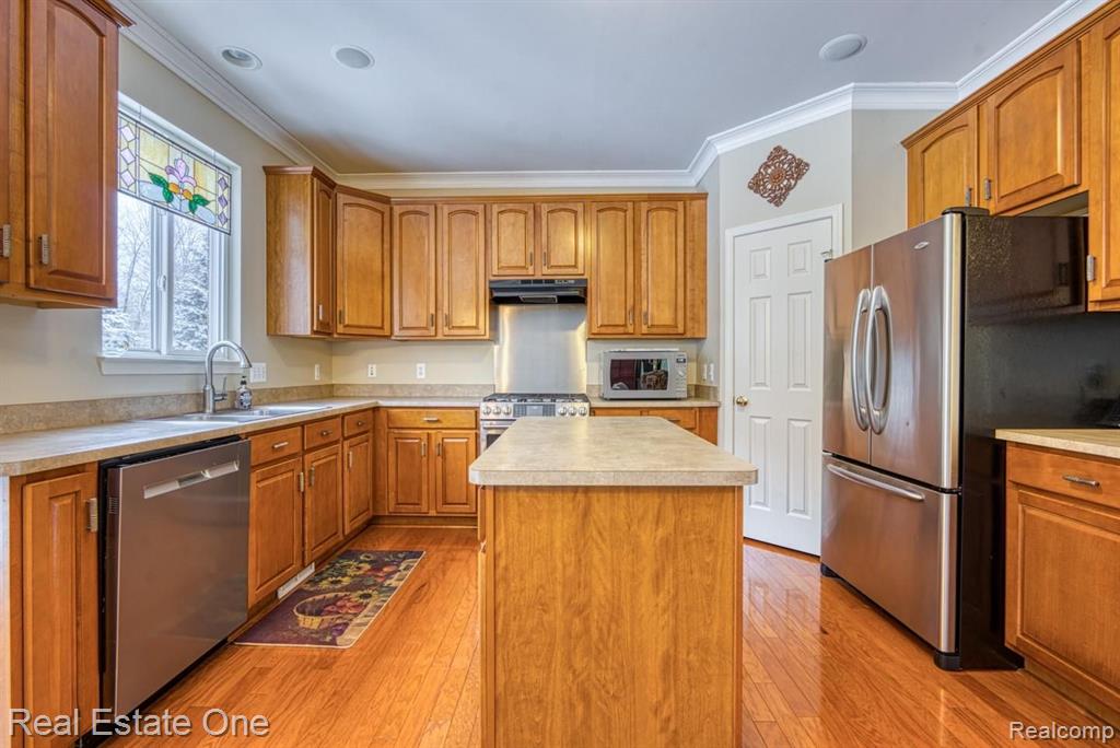 3658 Everett Drive Rochester Hills, MI 48307 - Photo 10 of 43