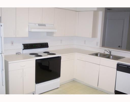 611 Talavera Road, Unit 611 Weston, FL 33326 - Photo 3 of 11 Kitchen