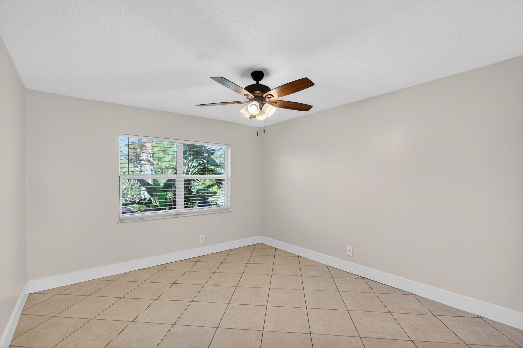 8695 Southeast Hobe Ridge Avenue Hobe Sound, FL 33455 - Photo 15 of 29 16-web-or-mls-320A0059