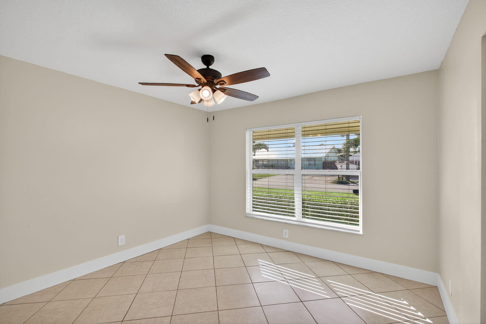 8695 Southeast Hobe Ridge Avenue Hobe Sound, FL 33455 - Photo 20 of 29 20-web-or-mls-320A0079