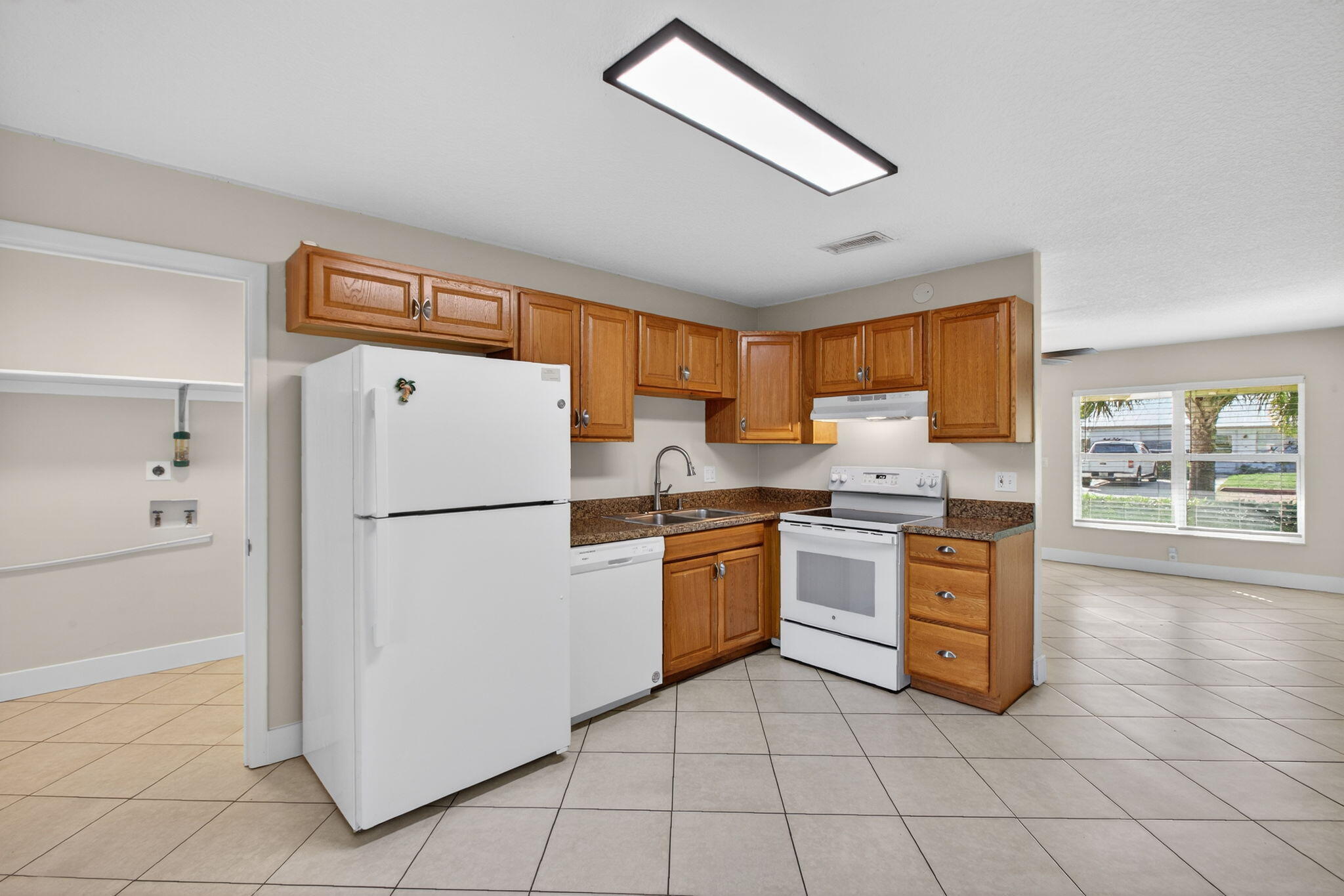 8695 Southeast Hobe Ridge Avenue Hobe Sound, FL 33455 - Photo 10 of 29 11-web-or-mls-320A0035