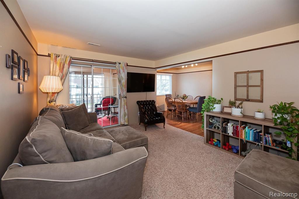 450 Baldwin Avenue, Unit 52 Rochester, MI 48307 - Photo 4 of 24