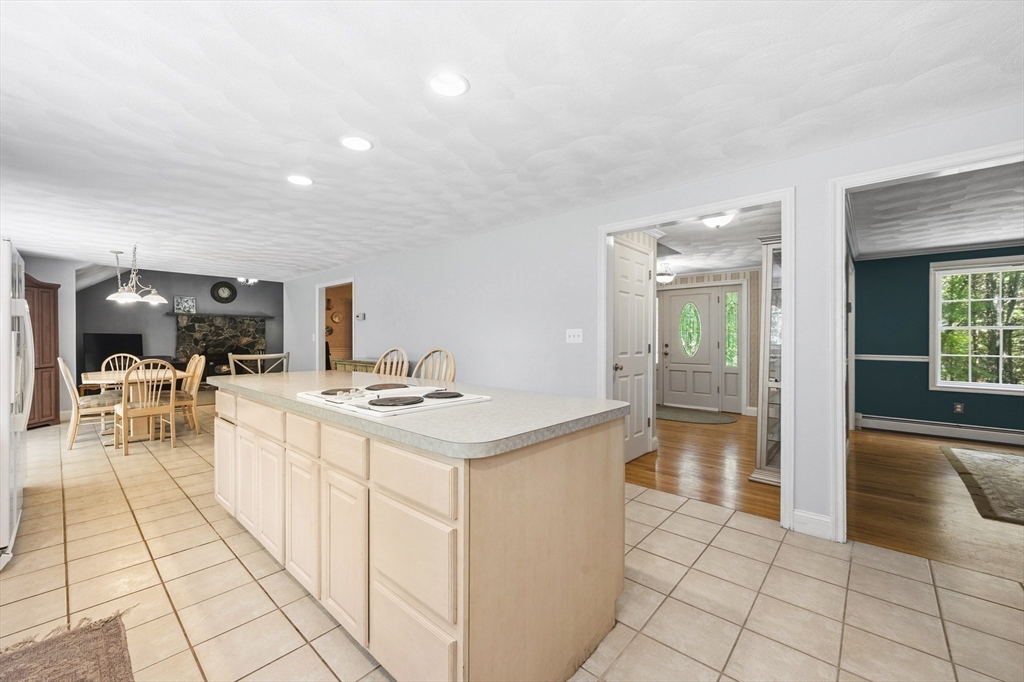 7 Fuller Lane Boxford, MA 01921 - Photo 17 of 39 Gallery Image 17