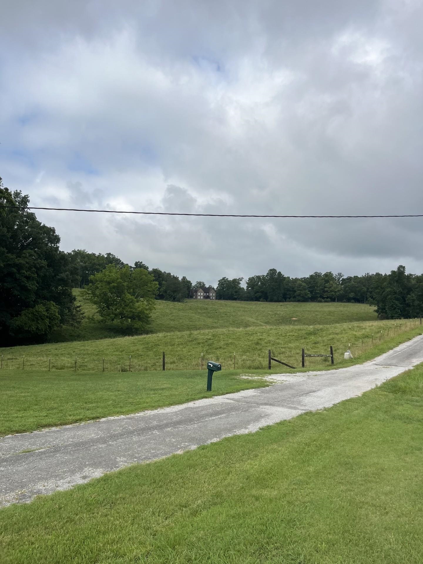 899 East L Smith Road Monroe, TN 38573 - Photo 2 of 18
