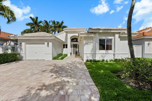 $715,000 | 14525 Northwest 88th Avenue, Miami Lakes, FL 33018