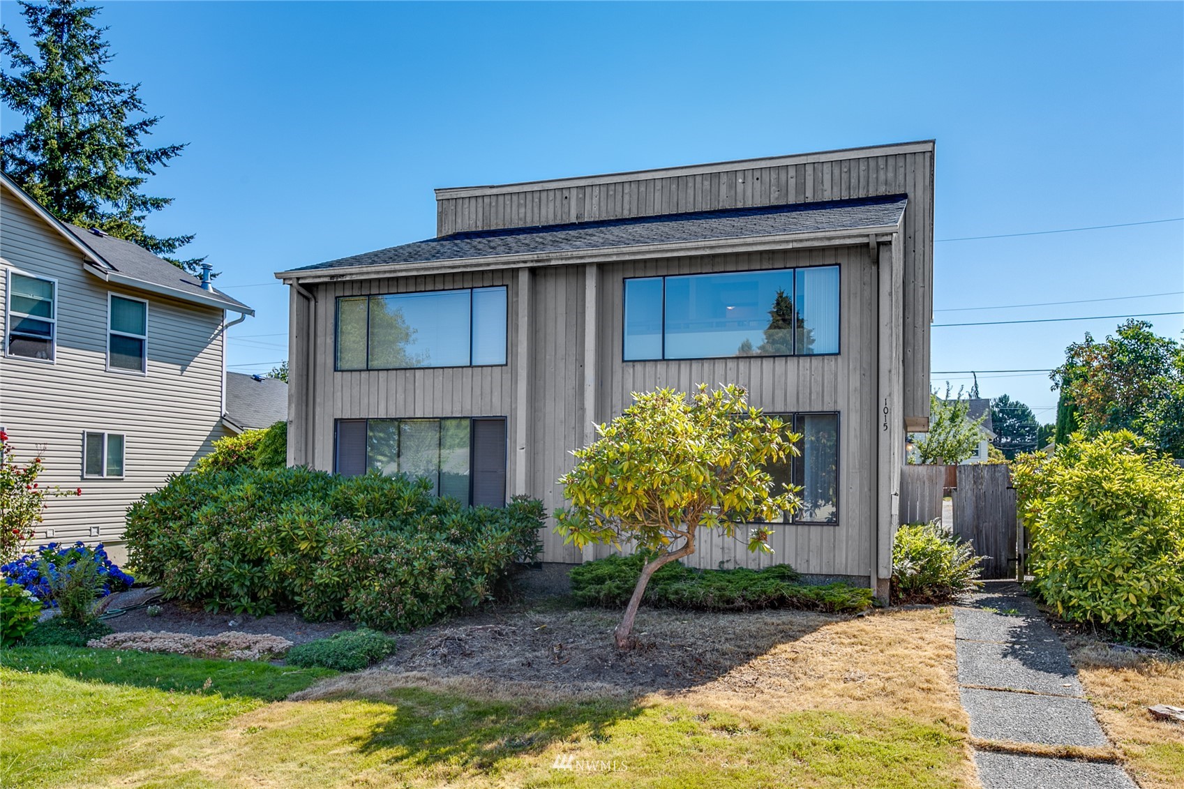 1015 Rockefeller Avenue Everett, WA 98201 - Photo 1 of 22 Gallery Image 1
