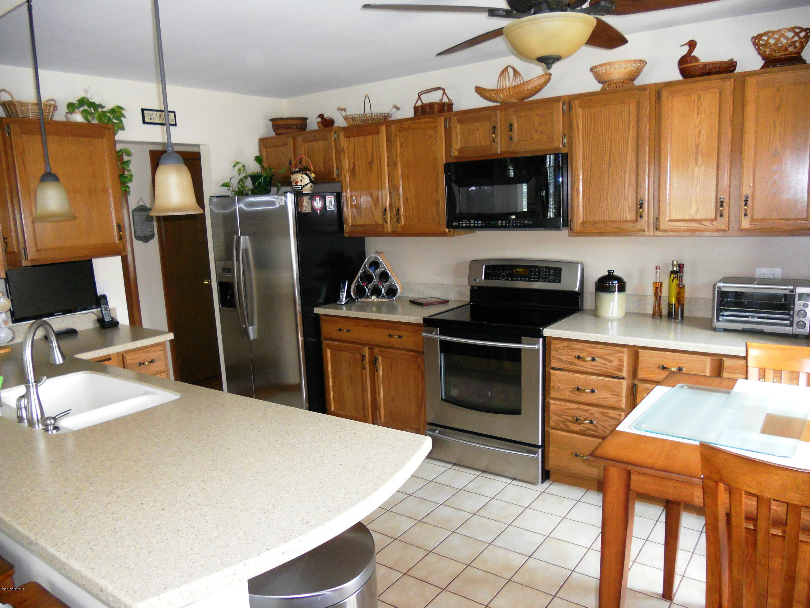 31 Winesap Road Pittsfield, MA 01201 - Photo 9 of 24 Kitchen