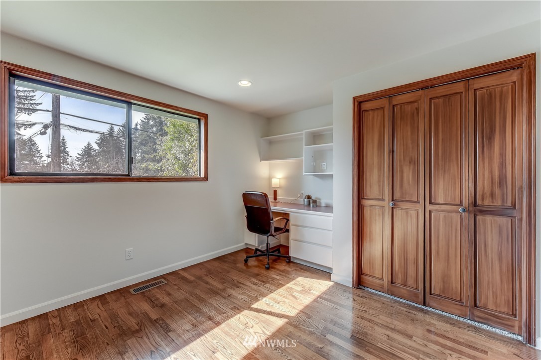 10016 Northeast 190th Street Bothell, WA 98011 - Photo 15 of 20 Gallery Image 15