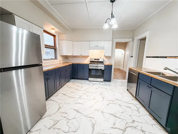 $194,900 | 7 South Lewis Street, Auburn, NY 13021