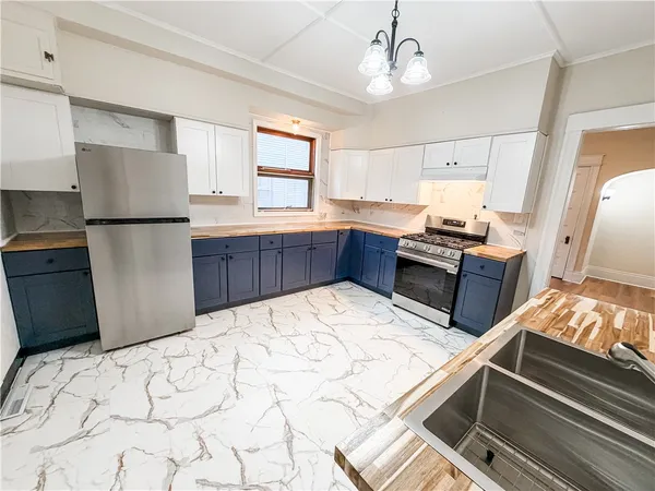 $194,900 | 7 South Lewis Street, Auburn, NY 13021