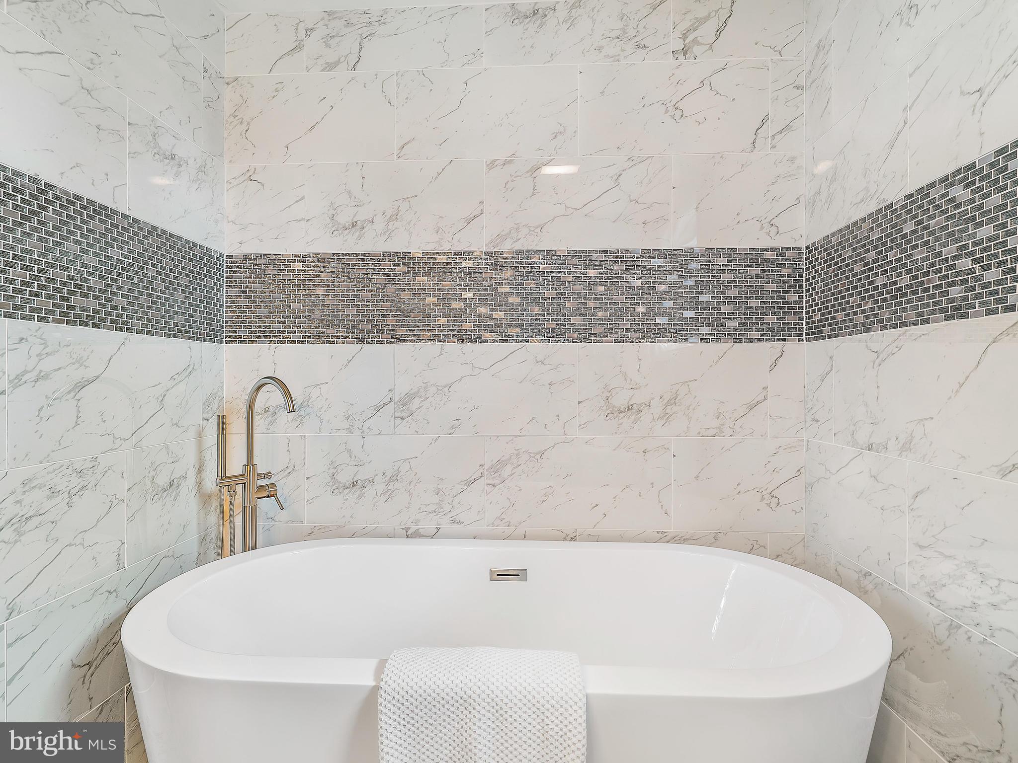 3708 Chatham Road Baltimore, MD 21215 - Photo 13 of 28 Bath (Master)
