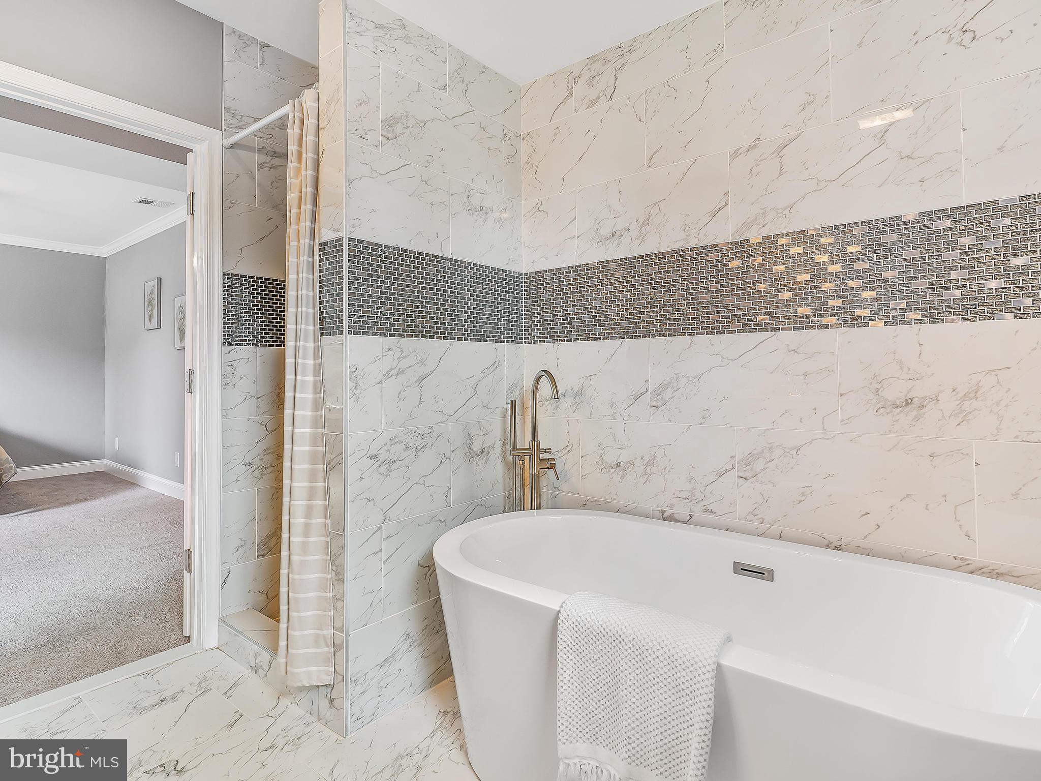 3708 Chatham Road Baltimore, MD 21215 - Photo 14 of 28 Bath (Master)