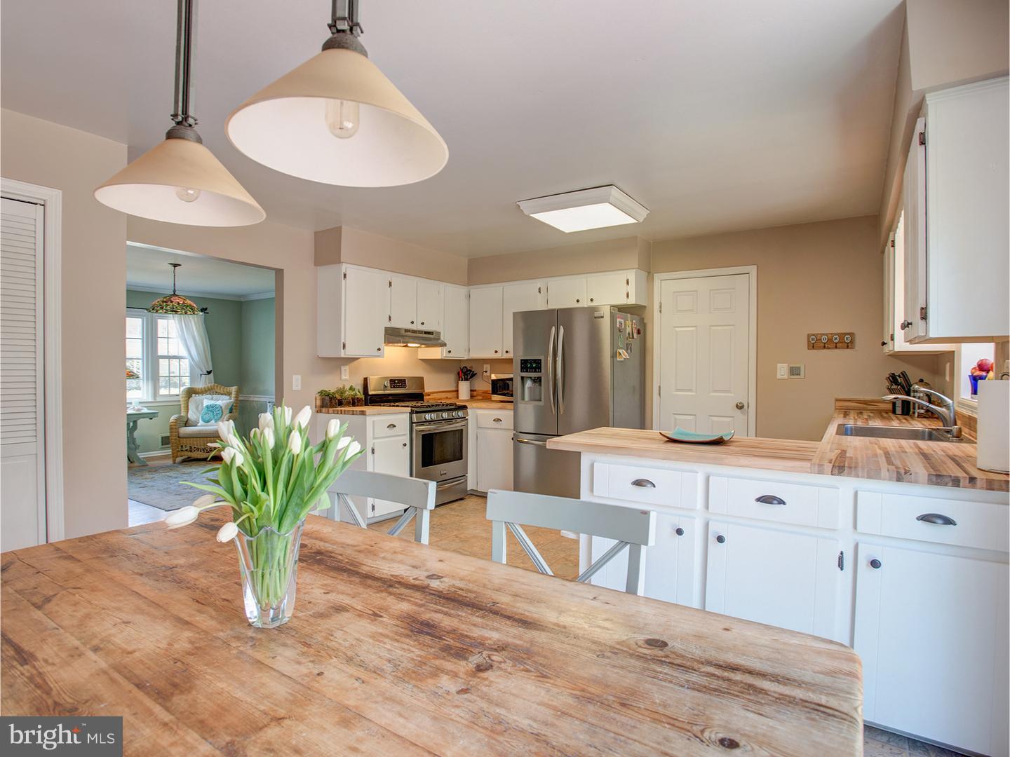 14 Yeger Road Princeton Junction, NJ 08550 - Photo 11 of 25 Breakfast Room