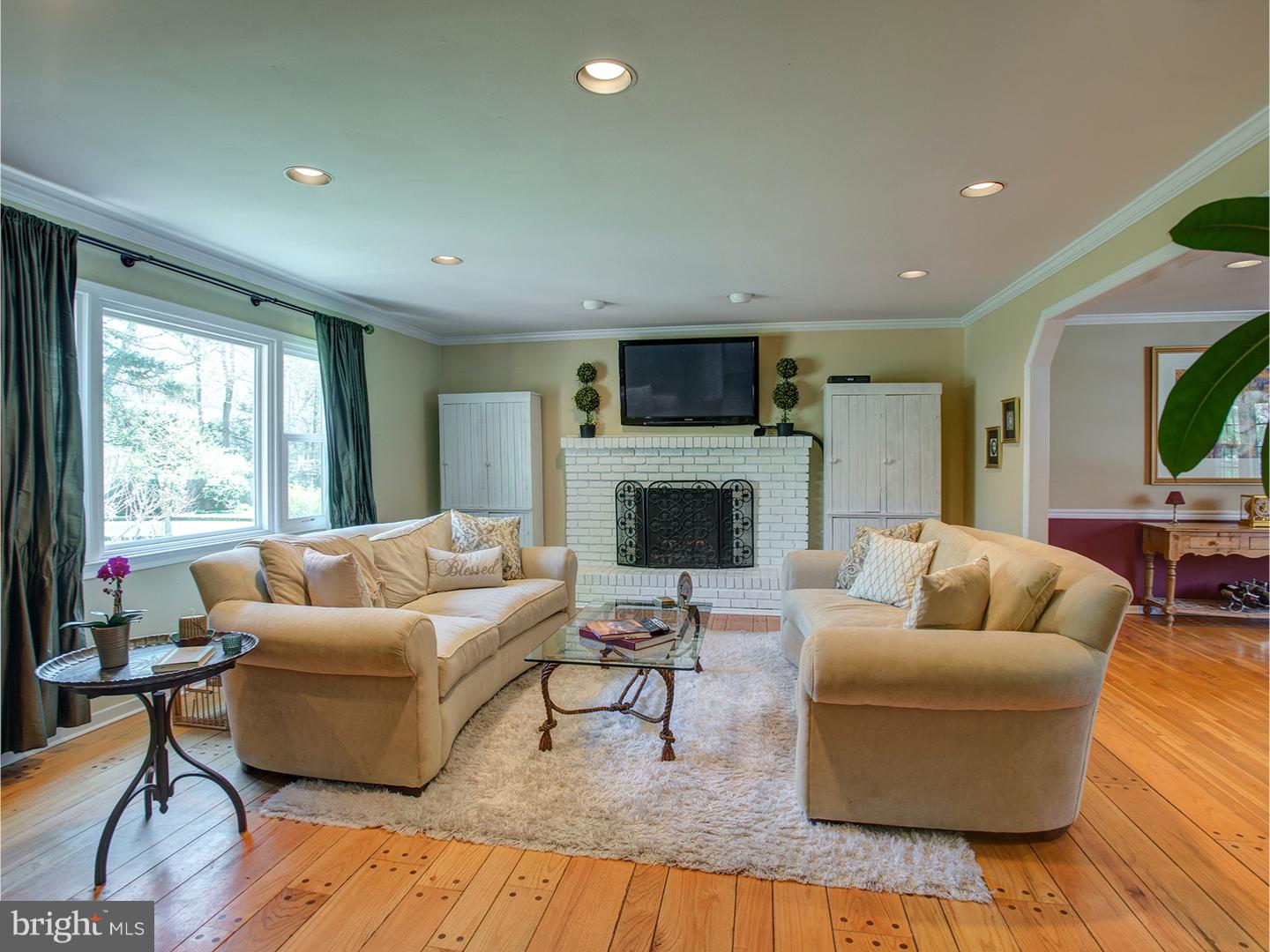 14 Yeger Road Princeton Junction, NJ 08550 - Photo 6 of 25 Living Room