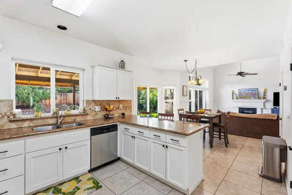 $629,000 | 2613 Applegate Avenue, Clovis, CA 93611