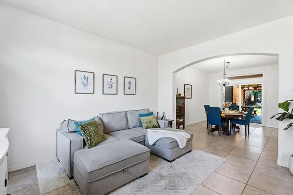 $629,000 | 2613 Applegate Avenue, Clovis, CA 93611