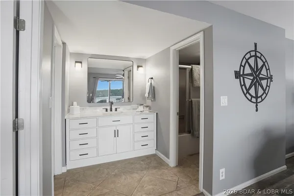 $414,000 | 166 Falls Point Drive, Unit 1B, Lake Ozark, MO 65049