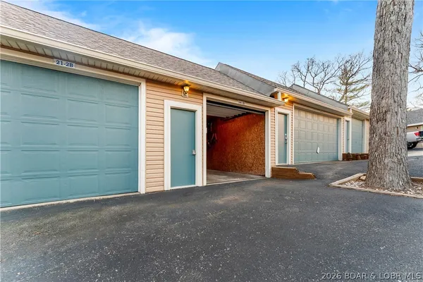 $414,000 | 166 Falls Point Drive, Unit 1B, Lake Ozark, MO 65049