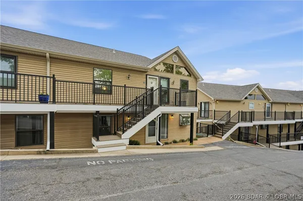 $414,000 | 166 Falls Point Drive, Unit 1B, Lake Ozark, MO 65049