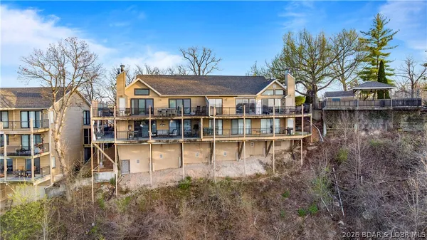 $414,000 | 166 Falls Point Drive, Unit 1B, Lake Ozark, MO 65049