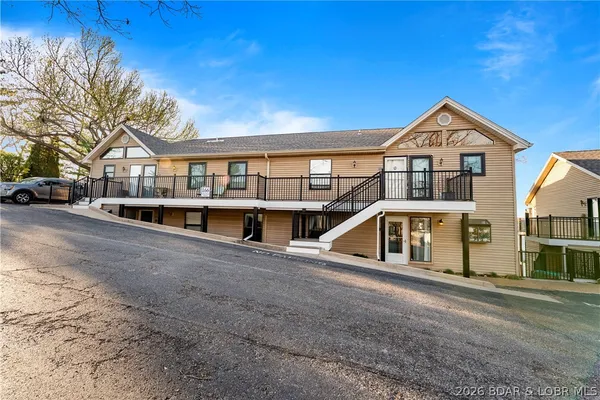 $414,000 | 166 Falls Point Drive, Unit 1B, Lake Ozark, MO 65049