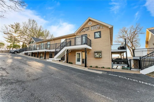 $414,000 | 166 Falls Point Drive, Unit 1B, Lake Ozark, MO 65049