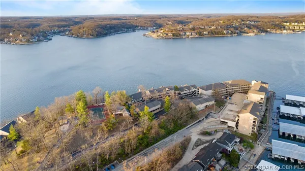 $414,000 | 166 Falls Point Drive, Unit 1B, Lake Ozark, MO 65049