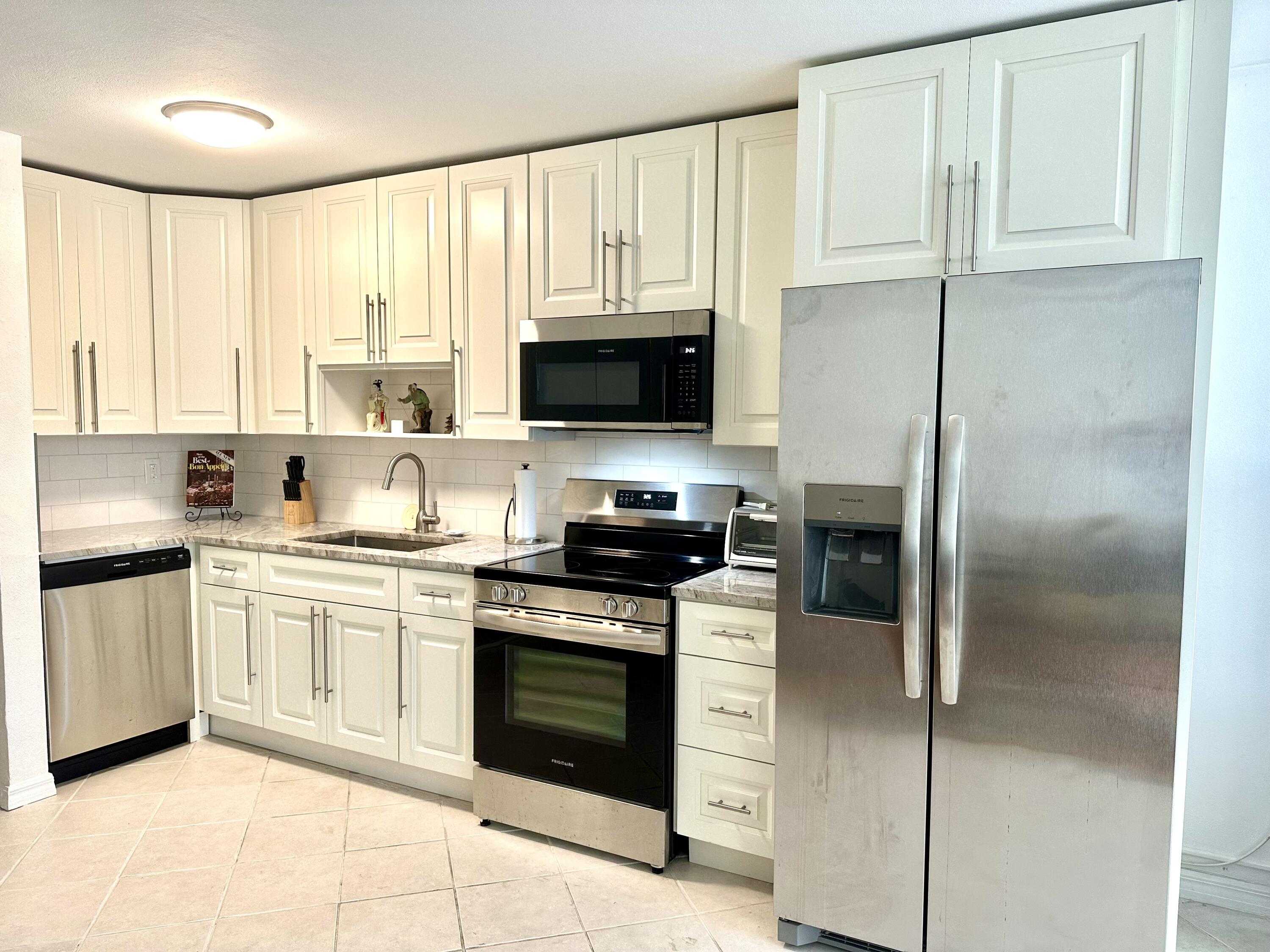 901 North Birch Road, Unit A2 Fort Lauderdale, FL 33304 - Photo 3 of 32 MC KITCHEN