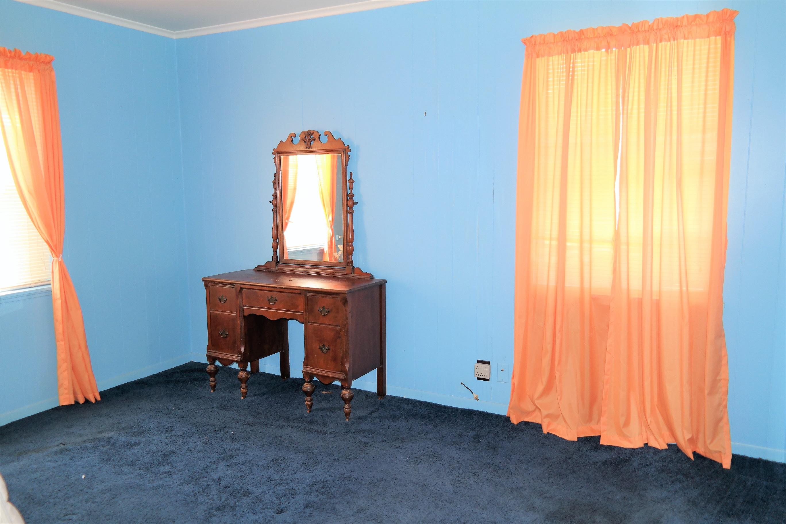 1824 Bay Grove Road Freeport, FL 32439 - Photo 26 of 51 a room with windows and closet