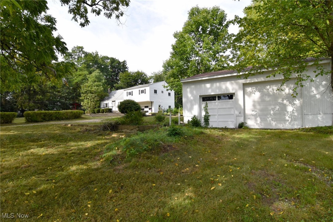 Ravenna Road Newbury, OH 44065 - Photo 2 of 5 Garage