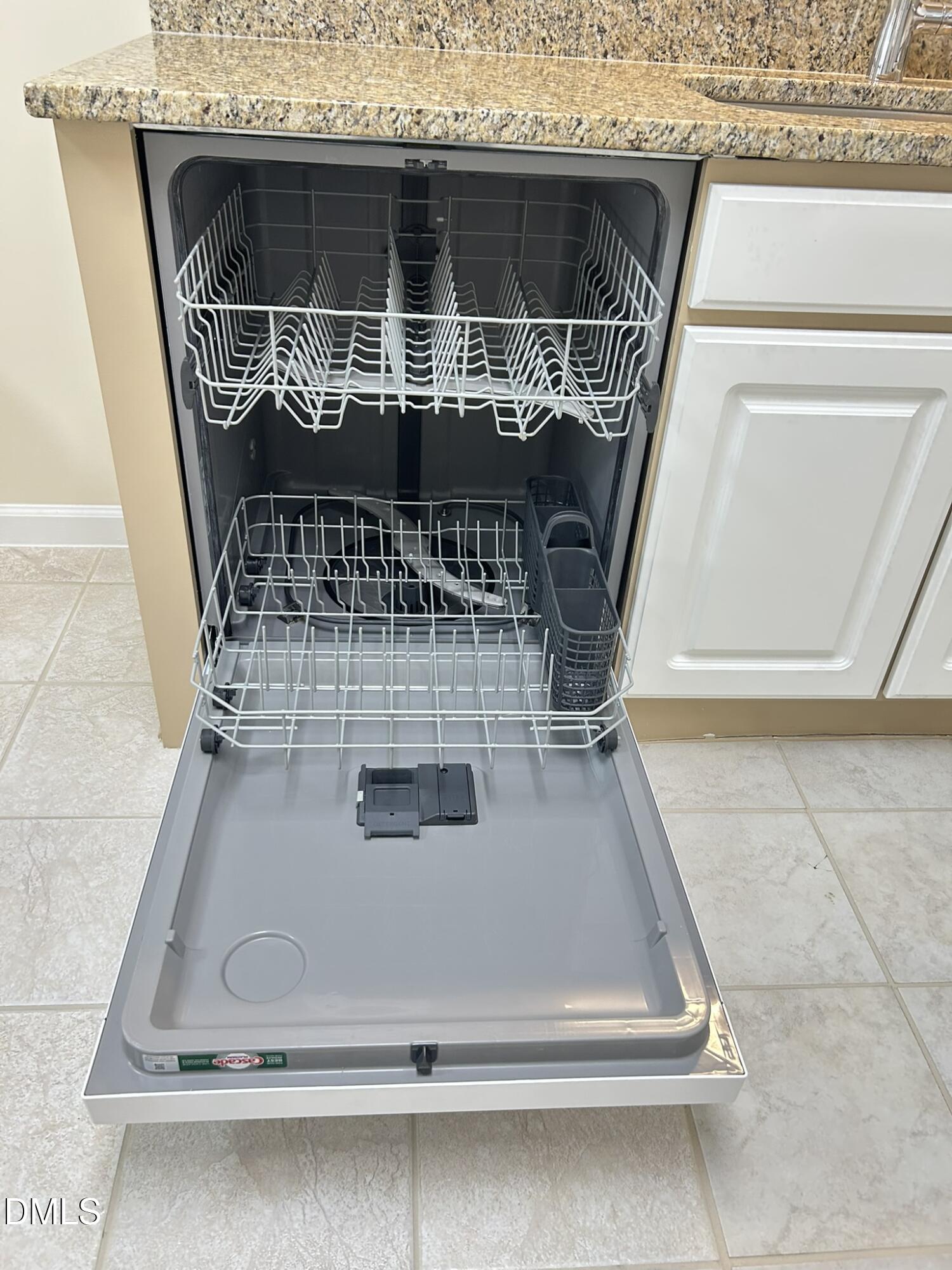 2510 Friedland Place, Unit 102 Raleigh, NC 27617 - Photo 13 of 42 a close view of stove