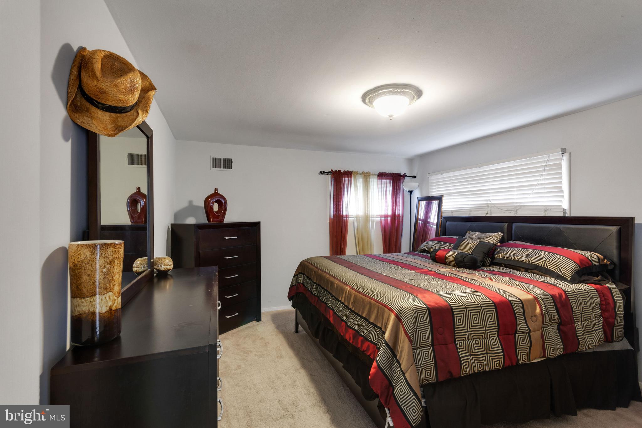 218 Ridgely Road Glen Burnie, MD 21061 - Photo 14 of 25 Huge master bedroom