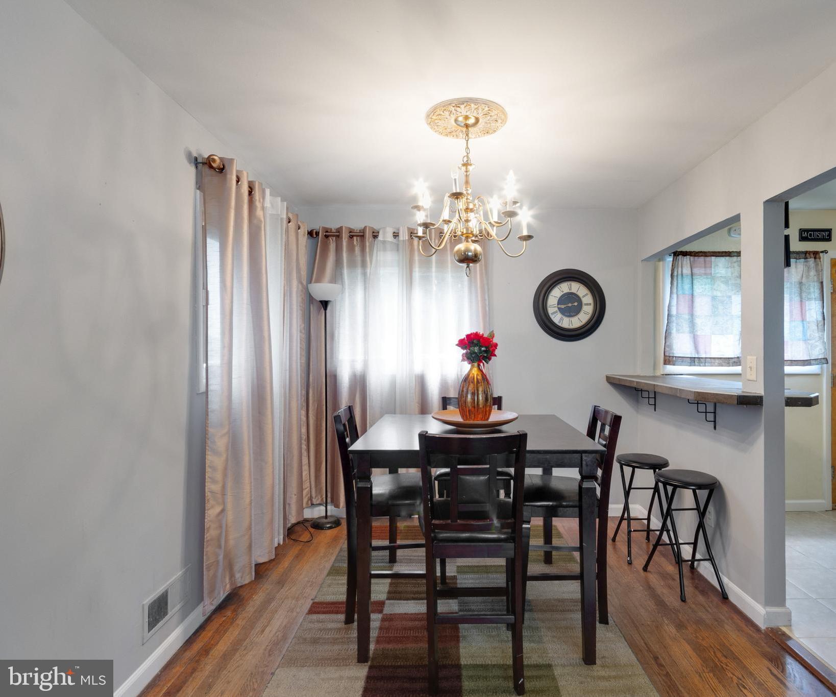 218 Ridgely Road Glen Burnie, MD 21061 - Photo 8 of 25 Dining room with breakfast bar