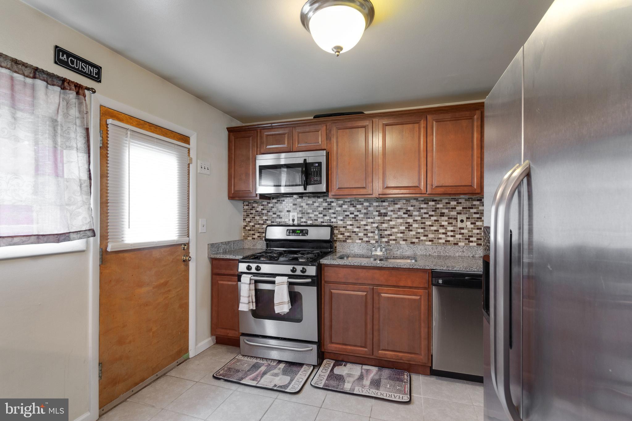 218 Ridgely Road Glen Burnie, MD 21061 - Photo 10 of 25 Stainless steel appliances