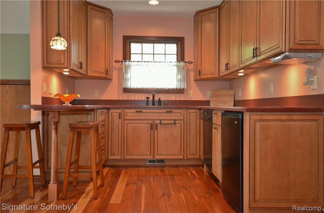 8400 Ridge Road Canton, MI 48187 - Photo 53 of 69 Carriage House Full Kitchen
