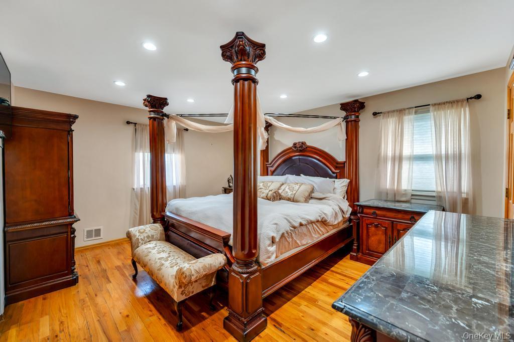 372 Hungry Harbor Road Valley Stream, NY 11581 - Photo 10 of 25