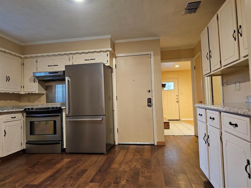 237 North Murphy Road Murphy, TX 75094 - Photo 8 of 31
