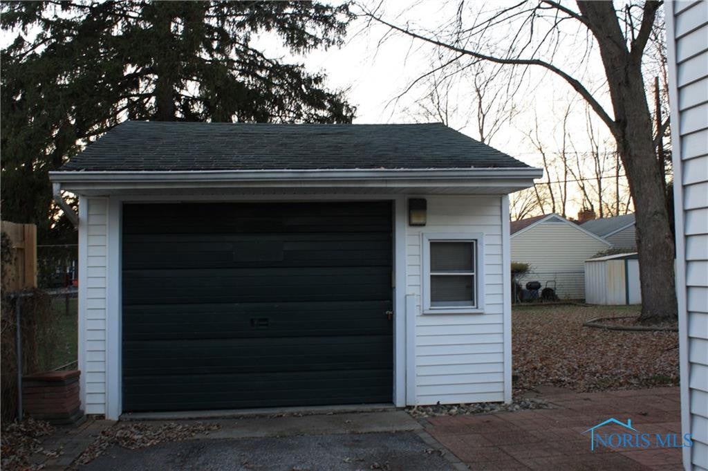 2009 Penn Road Toledo, OH 43615 - Photo 3 of 17 Gallery Image 3