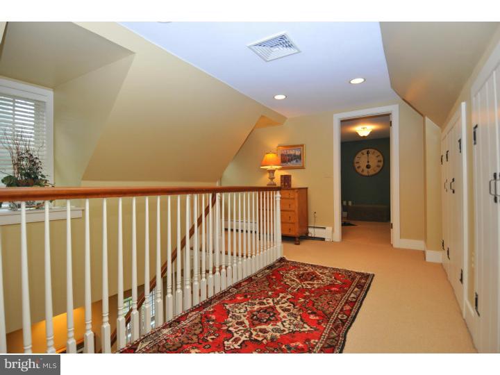 242 West Valley Road Wayne, PA 19087 - Photo 19 of 21 Hallway