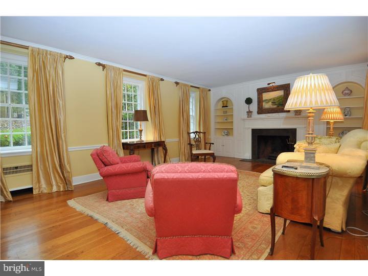 242 West Valley Road Wayne, PA 19087 - Photo 4 of 21 Living Room