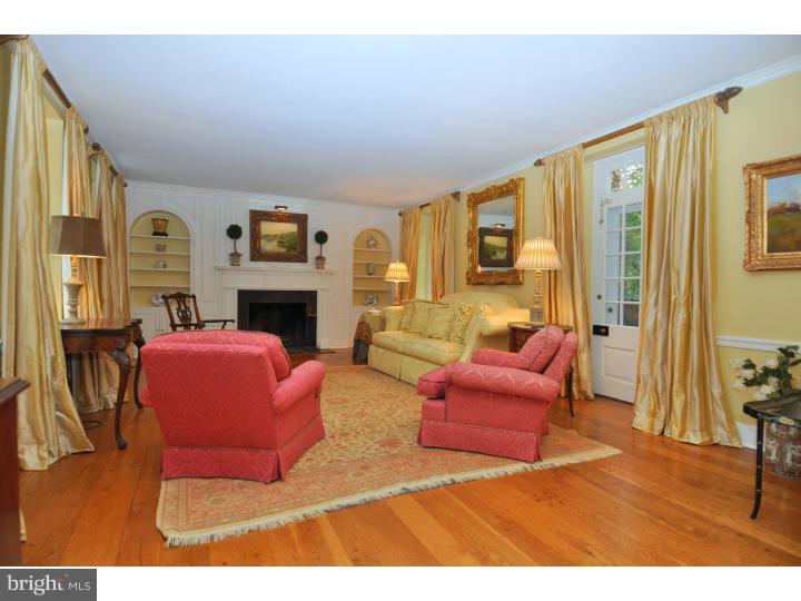 242 West Valley Road Wayne, PA 19087 - Photo 5 of 21 Living Room