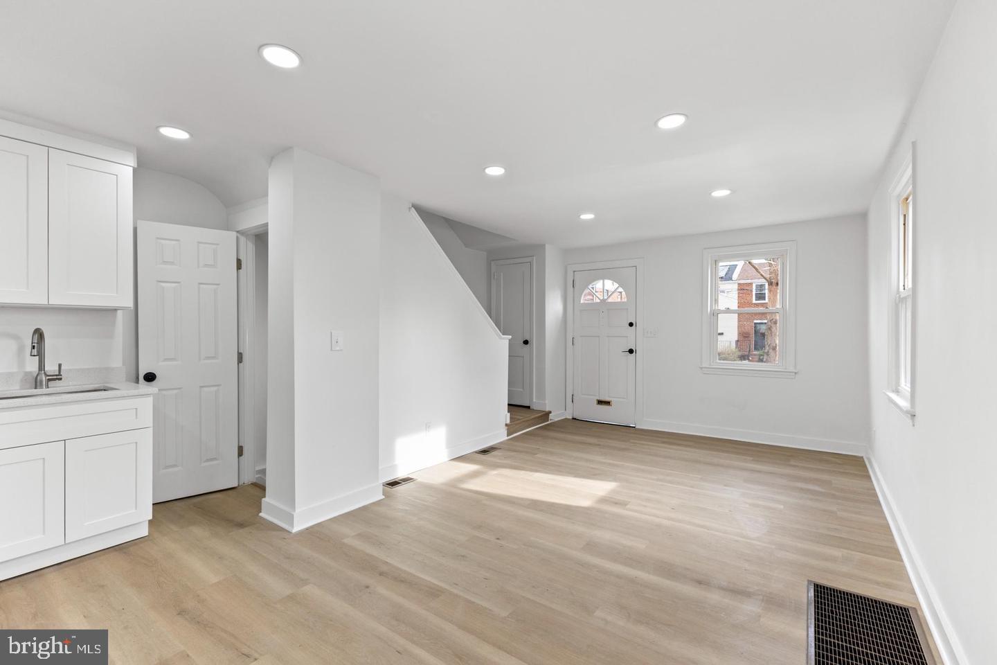210 62nd Street Northeast Washington, DC 20019 - Photo 5 of 29