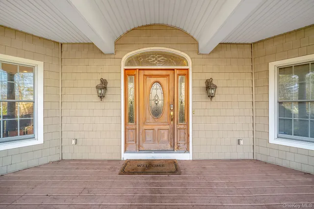 $929,000 | 44 East Margin Road, Ridge, NY 11961