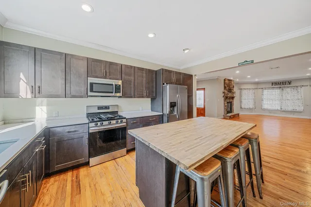 $929,000 | 44 East Margin Road, Ridge, NY 11961