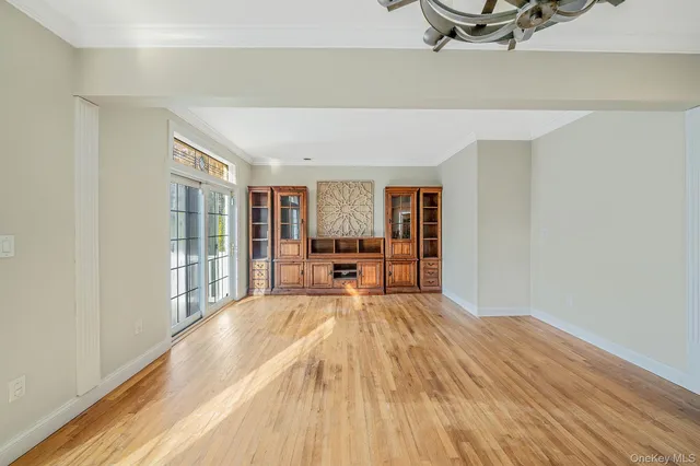 $929,000 | 44 East Margin Road, Ridge, NY 11961