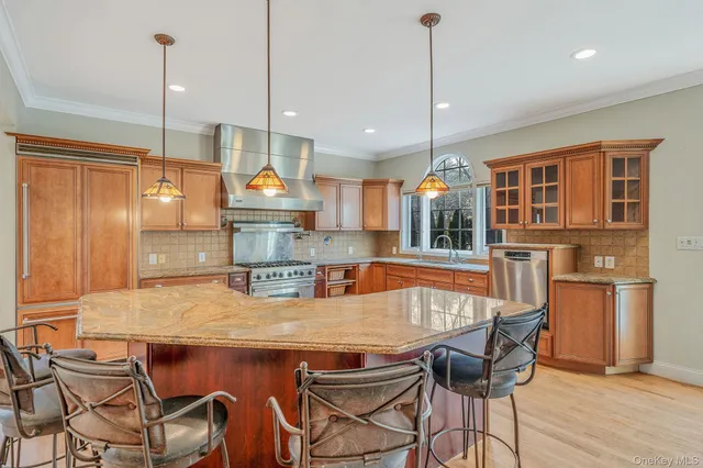 $929,000 | 44 East Margin Road, Ridge, NY 11961