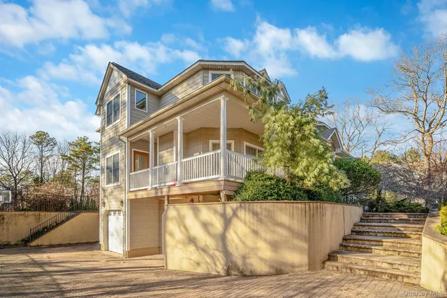 $929,000 | 44 East Margin Road, Ridge, NY 11961