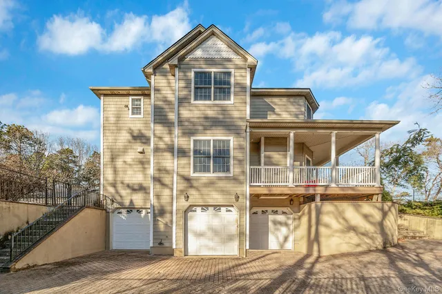 $929,000 | 44 East Margin Road, Ridge, NY 11961