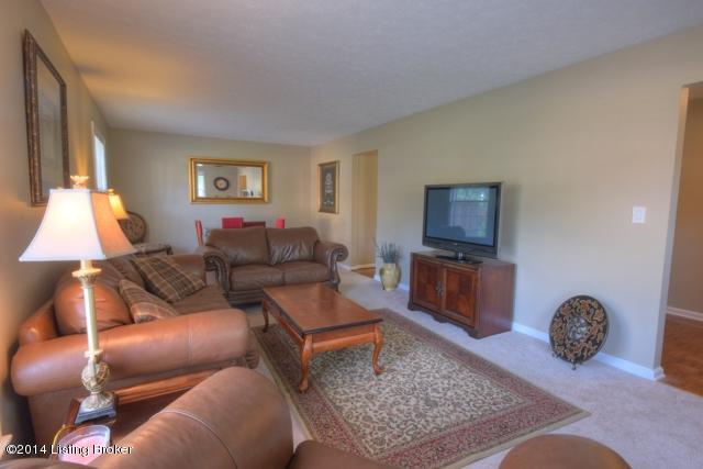 9002 Cardiff Road Louisville, KY 40242 - Photo 10 of 48 9002 Cardiff -10
