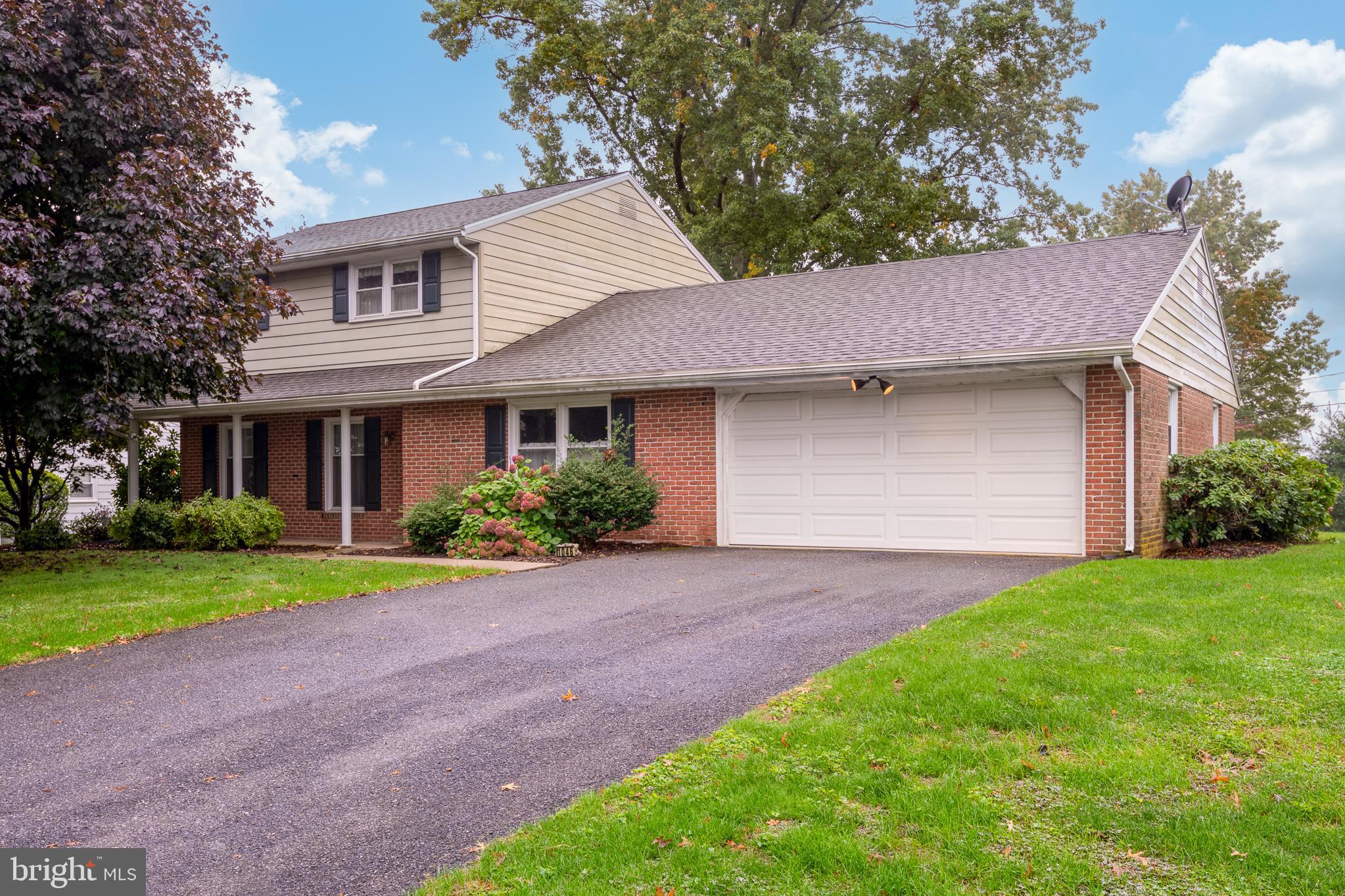 1046 Devonshire Road Lancaster, PA 17601 - Photo 1 of 39